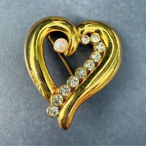 Elegant Gold Heart Brooch with Pearl and Crystals